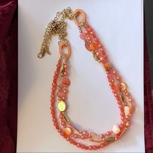 💄$8 if bundled Beautiful Peach Necklace